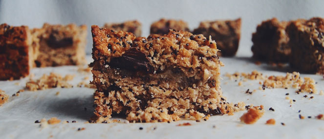 Choc chip & banana crumble bars