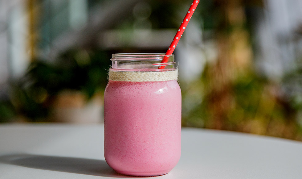 Raspberry and avocado smoothie thumb